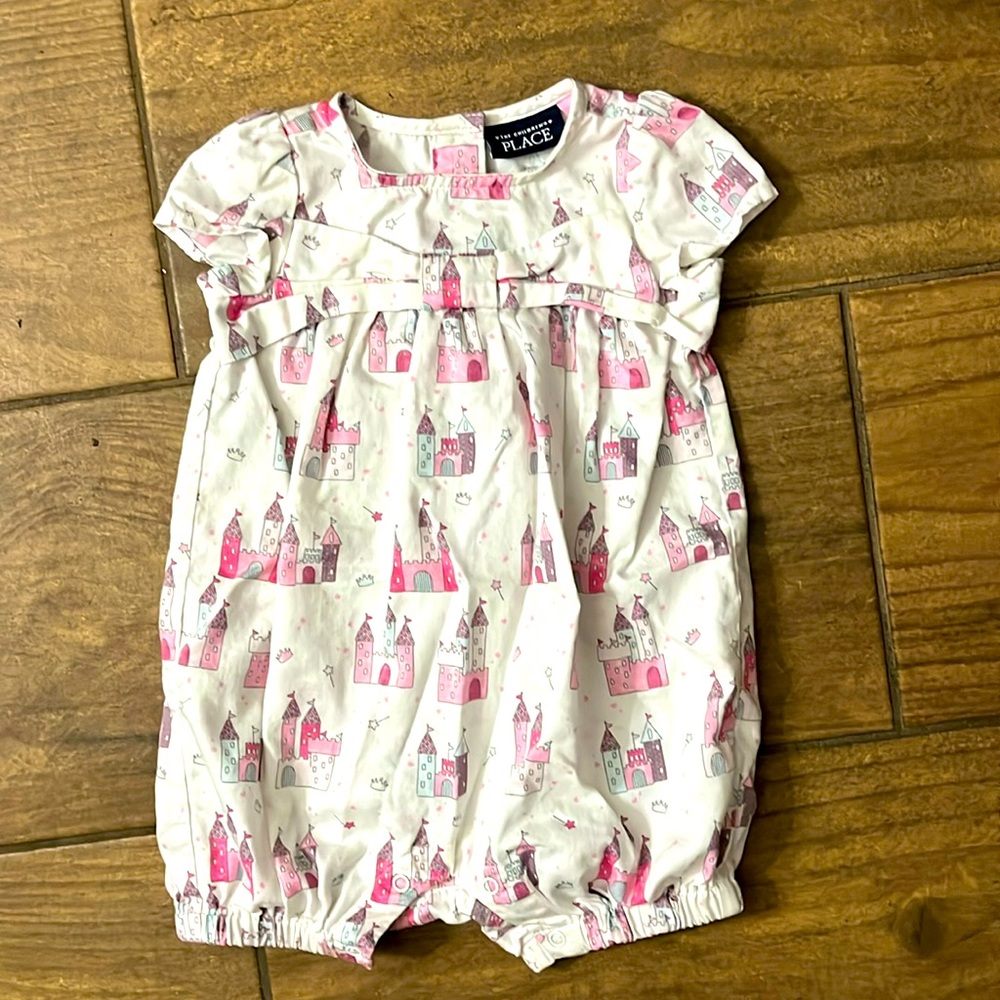 INFANT GIRLS ONE PIECE CASTLES OUTFIT : SIZE 6-9 MONTHS